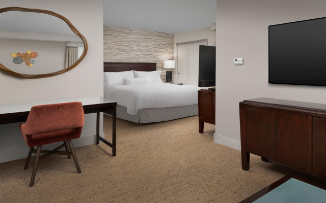 Deluxe Double Club Suite