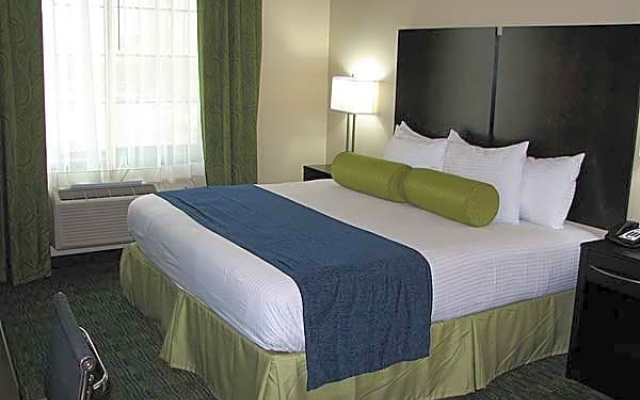 Deluxe Double Suite