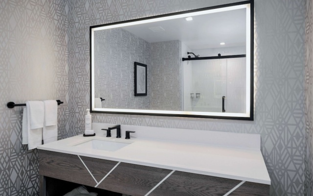 Economy Suite
