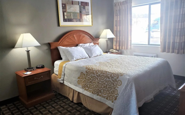 1 Bedroom Sextuple Suite