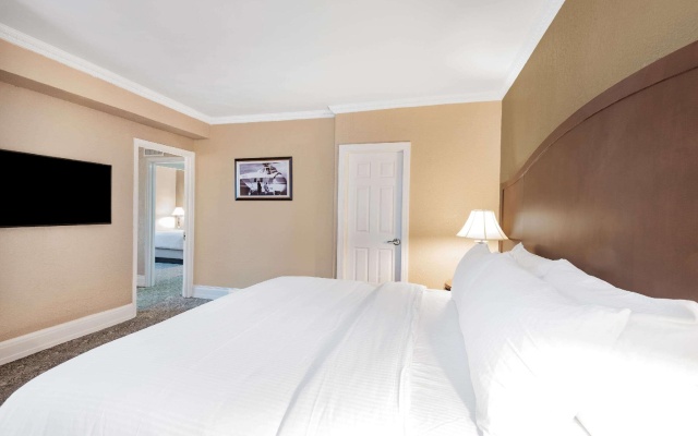 2 Bedrooms Double Suite