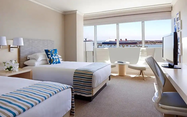 Twin Room with harbour view