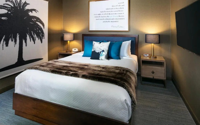 Standard room with city view