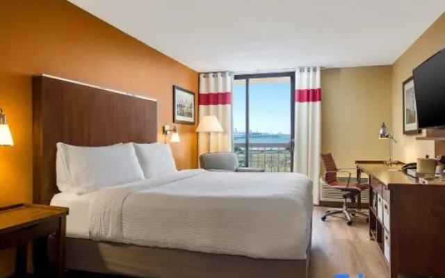 Standard room with balcony and with bay view