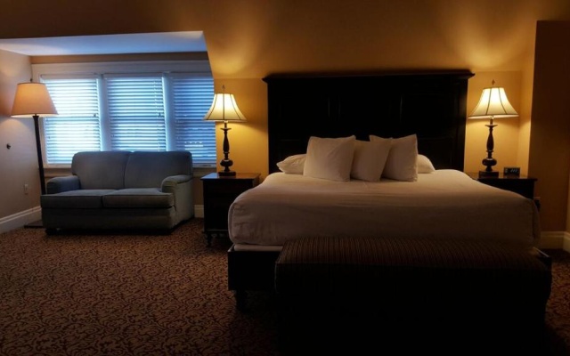 Deluxe Suite