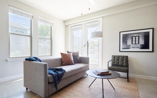 2 Bedrooms Apartment