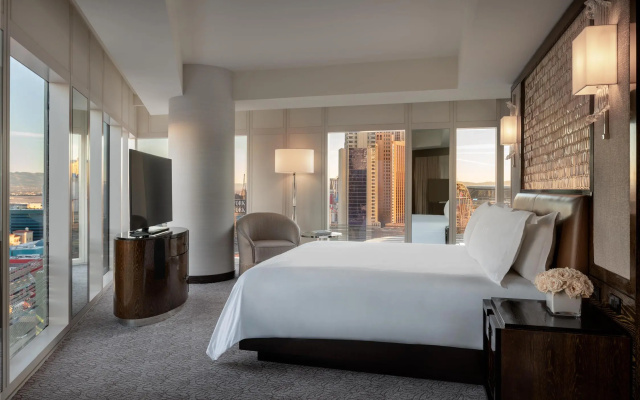 1 Bedroom Strip View Double Suite