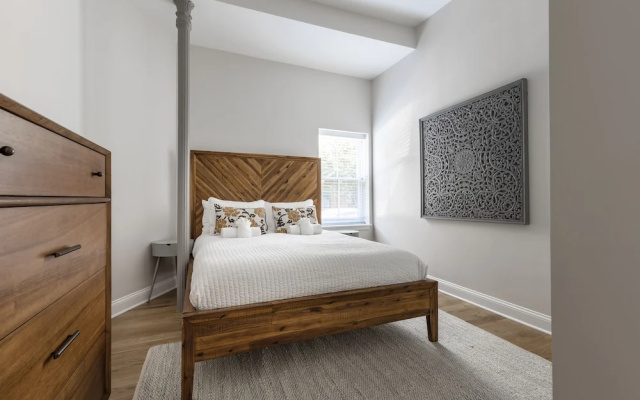 2 Bedrooms Apartment