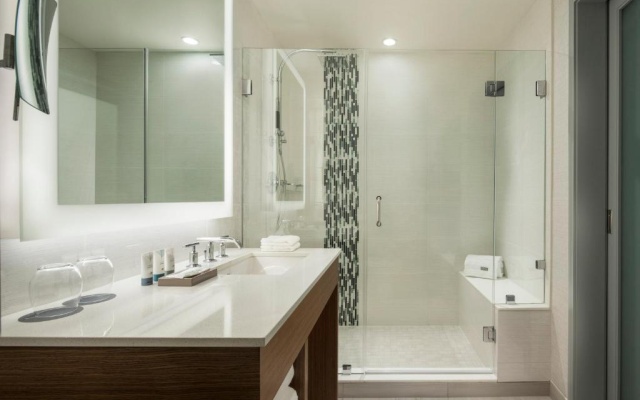 Standard Double room with balcony and with harbour view
