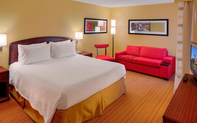 1 Bedroom Double Suite with courtyard view