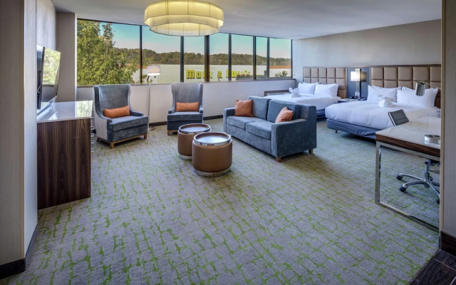 Quadruple Suite with city view