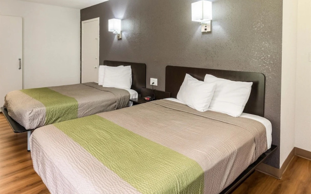 Deluxe Quadruple Suite