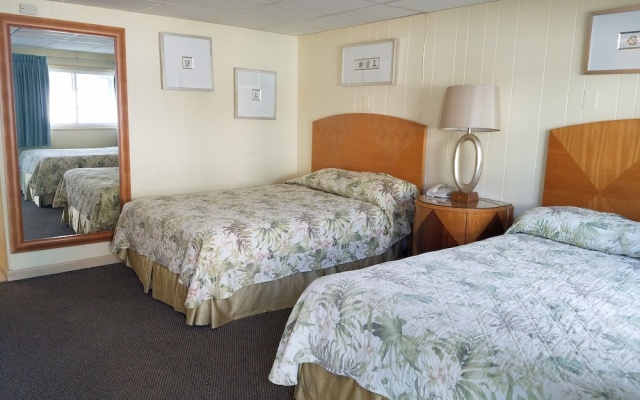 Deluxe Quadruple Basement room