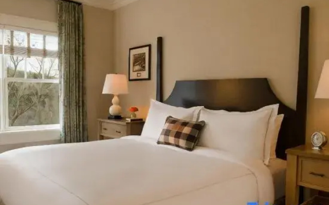Standard room with mountain view