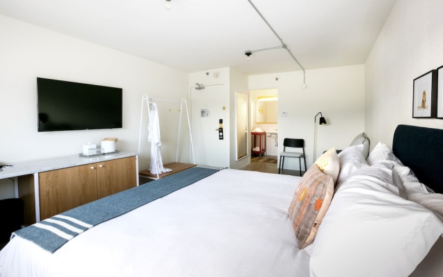 Deluxe Patio Double room