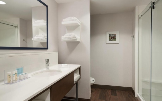 Standard room with city view