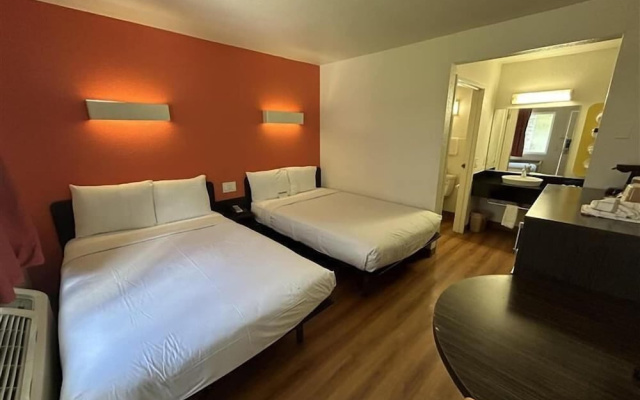 Standard Quadruple Suite