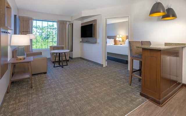 2 Bedrooms Sextuple Suite