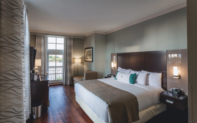 Double room with balcony and with river view