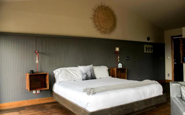 Deluxe Suite