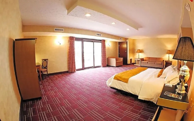 Sextuple Suite