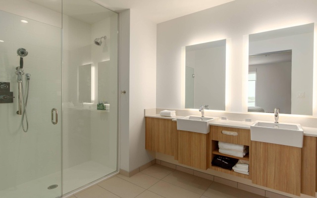 1 Bedroom Double Suite with water view