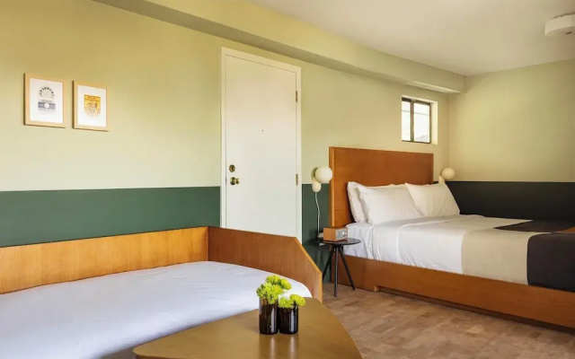 Quadruple Suite