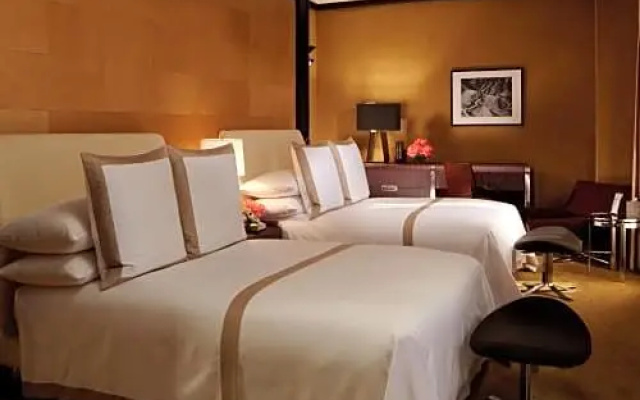 Deluxe Quadruple room with courtyard view