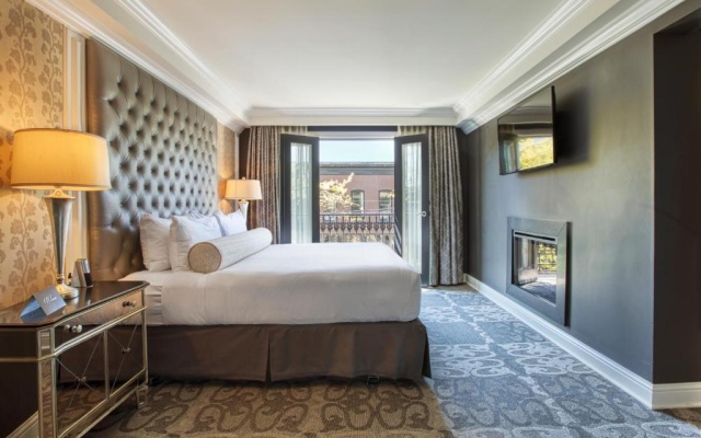 Suite with balcony