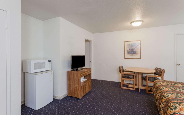 Standard Sextuple room