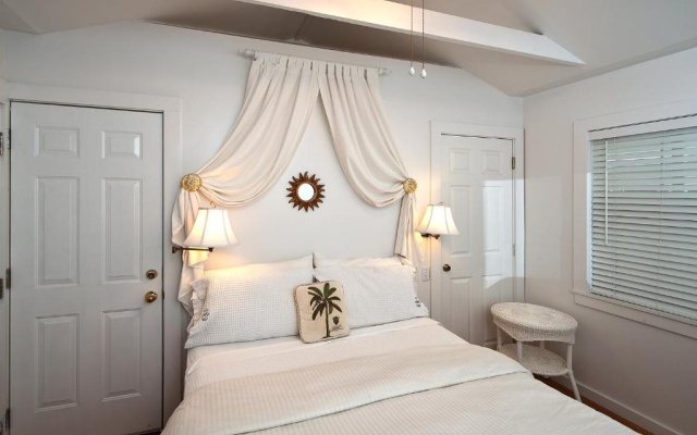 2 Bedrooms Bungalow