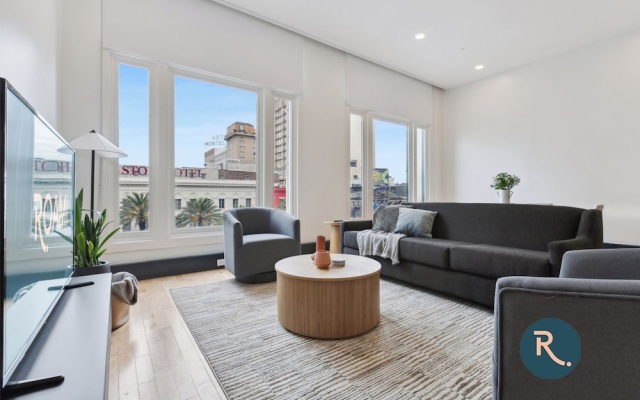 3 Bedrooms Apartment