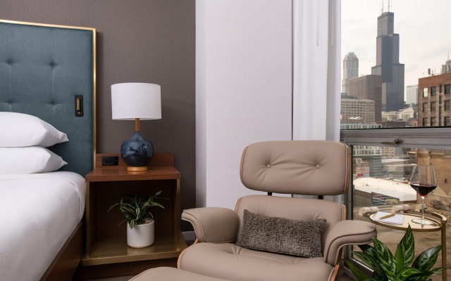 Deluxe Double room with city view