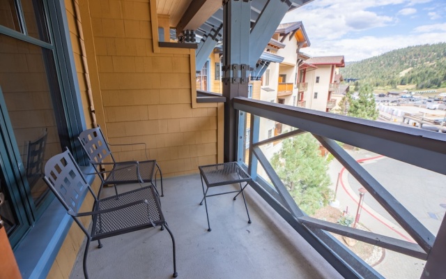 1 Bedroom Standard room with mountain view