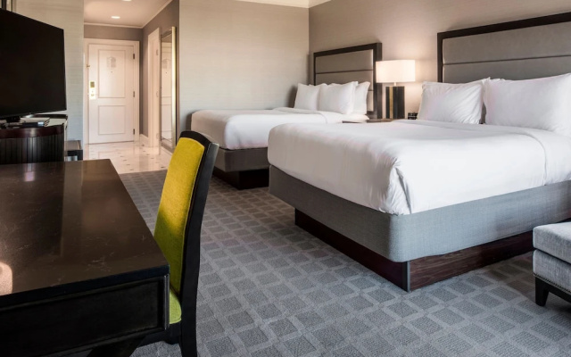 Grand Quadruple room with balcony and with park view