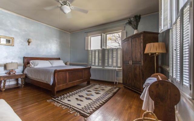 Comfort room