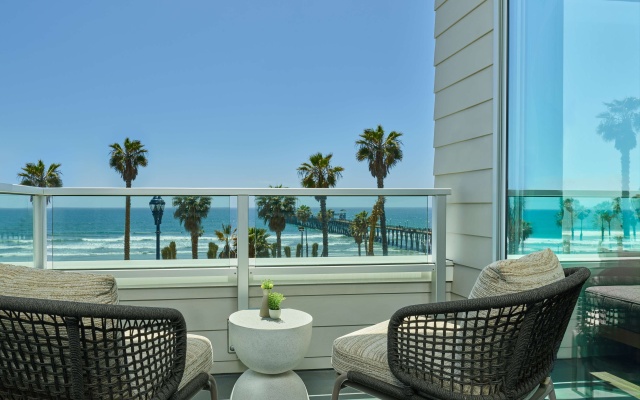 Suite oceanfront