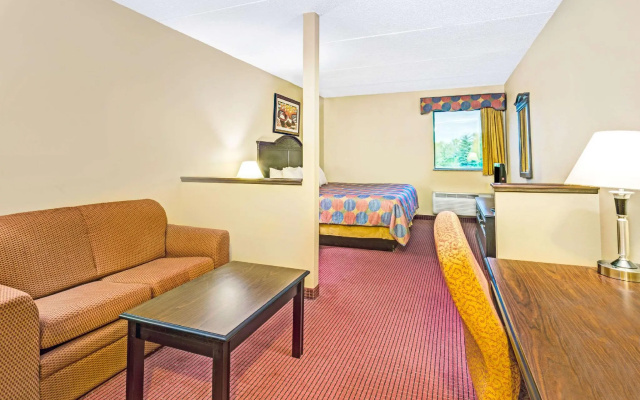Sextuple Suite