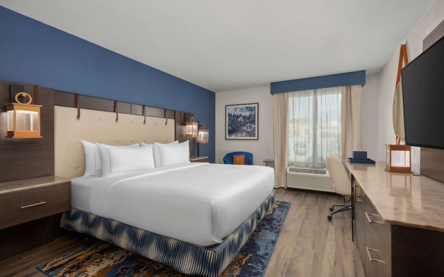 Mobility/​Hearing Accessible Double room