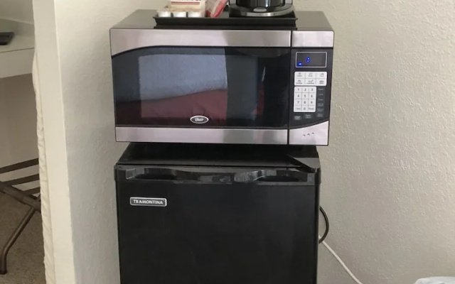Deluxe Studio