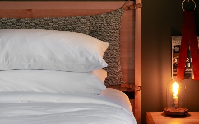 2 Bedrooms room