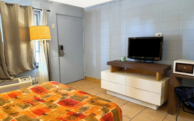 Standard Quadruple Family room