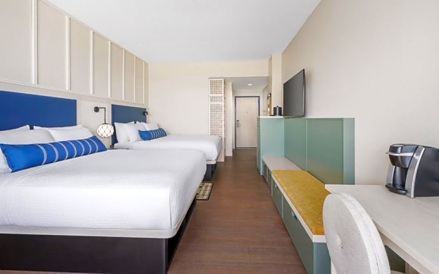 Deluxe room with sunset view
