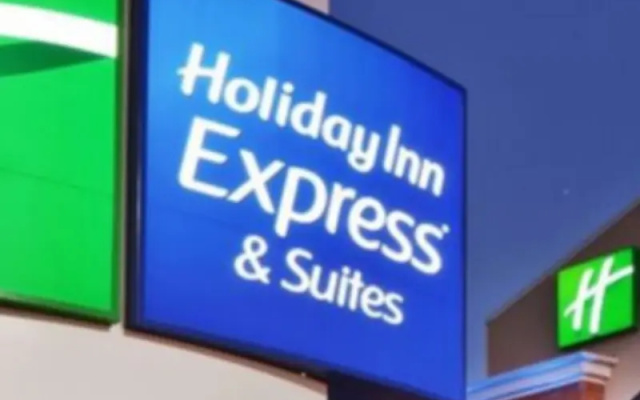 2 Bedrooms Suite