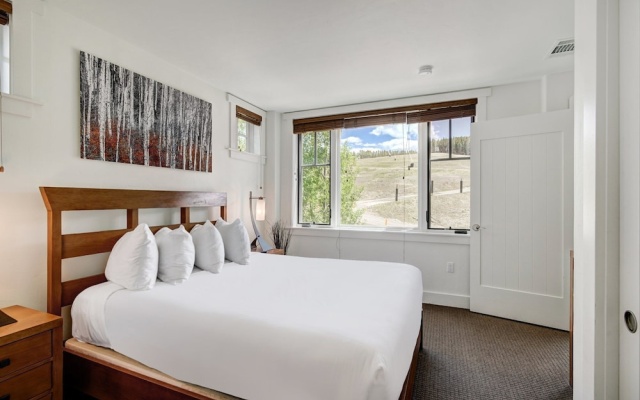 Platinum room