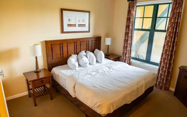 1 Bedroom Standard Suite