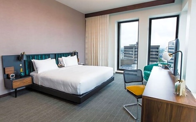 Cherry Accessible Double Suite