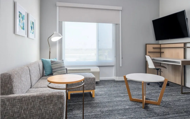 1 Bedroom Suite with golf view
