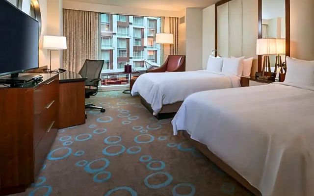 M Club Lounge Access Twin Guestroom