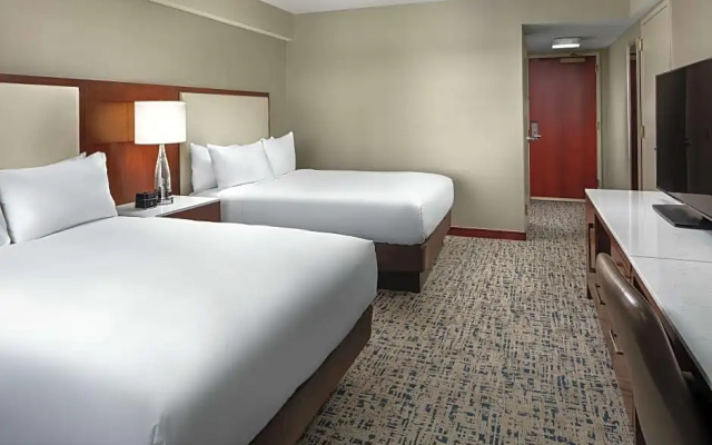 Accessible Quadruple room Airport View